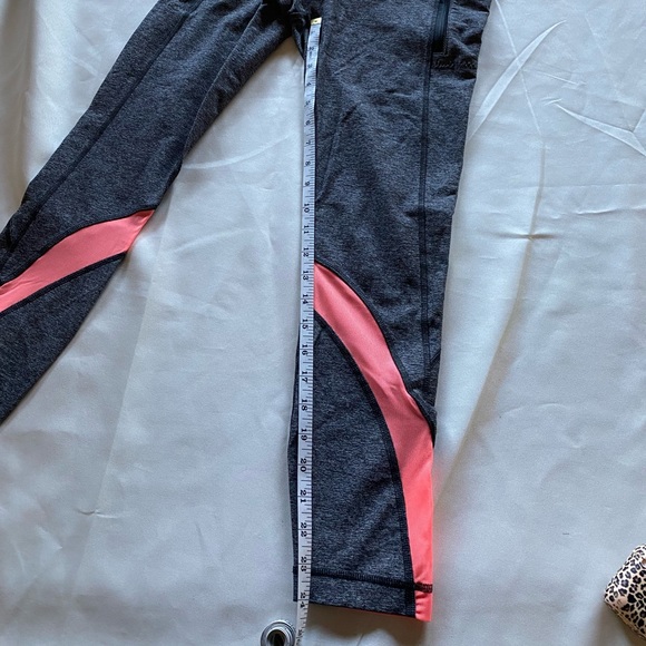 LULULEMON unique Run Leggings! 24” inseam - Picture 3 of 7